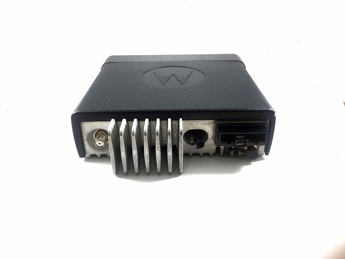 Radio Motorola DGM6100 Digital LAM27TPH9LA1AN UHF 450-527 MHZ